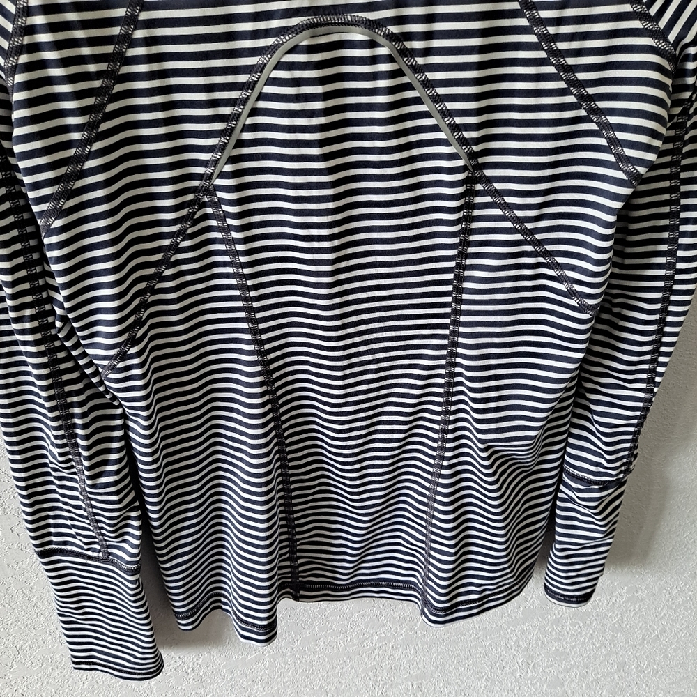 Zella Blue and White Sweatshirt - Picture 6 of 8